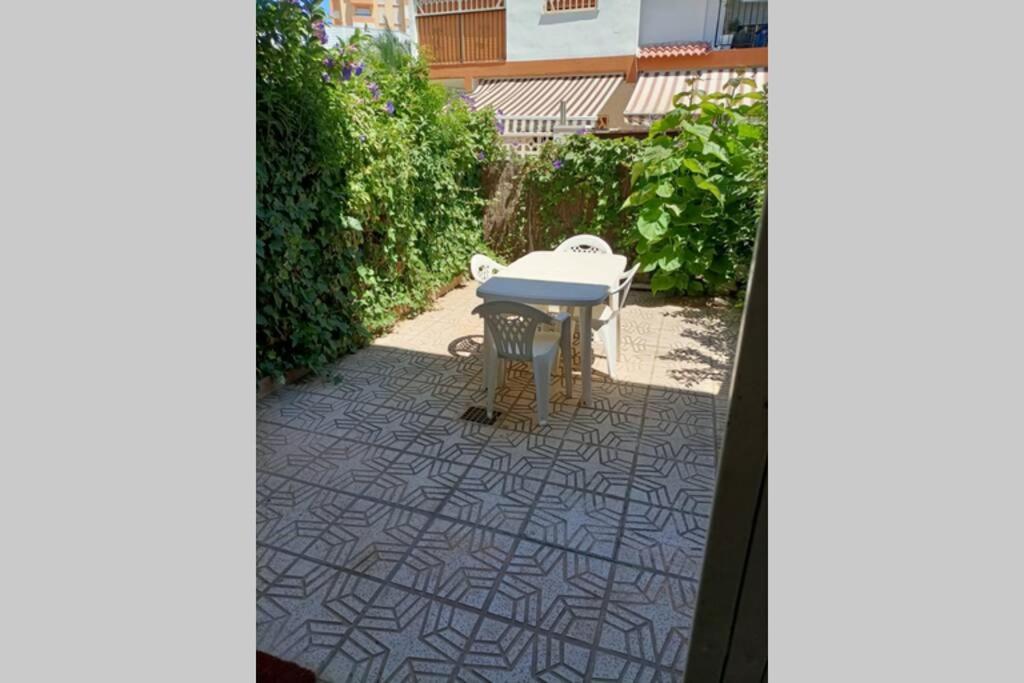2 Bedroom Townhouse In Beautiful Gated Complex Benidorm Exterior foto